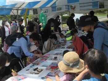 間伐材のプレートでのペンダントづくり