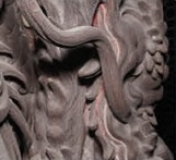 凹型にえぐられた髭の下側