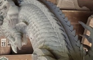内々神社・海老虹梁の龍