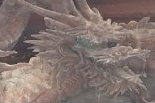 諏訪大社の龍正面より