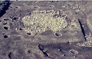 写真1　敷石遺構(昭和61年度・南から)