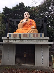 日進市岩崎御嶽社の弘法大師座像