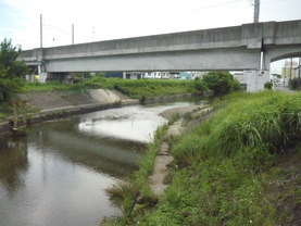 現在の地蔵川橋梁(旧鎧塚橋梁)