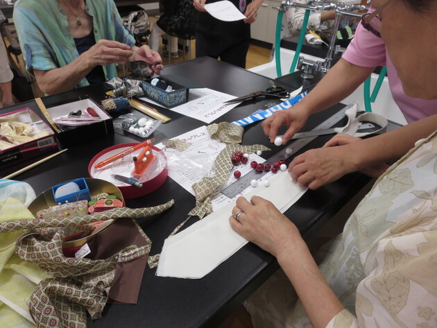 リメイク教室「ネクタイでネックレスを作る」