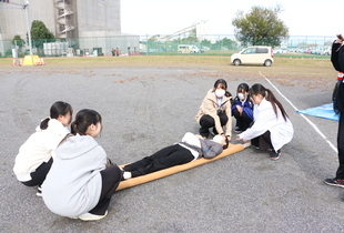 応急手当・搬送訓練の写真