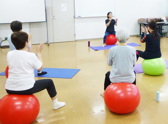 知多公民館前期市民講座「楽しくリフレッシュ♪バランスボールde有酸素運動」