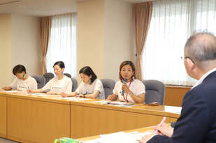 懇談時の様子