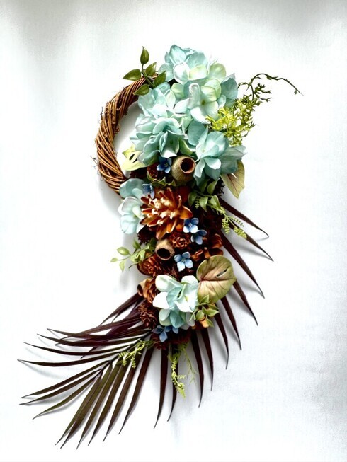 木の実を使った紫陽花飾り