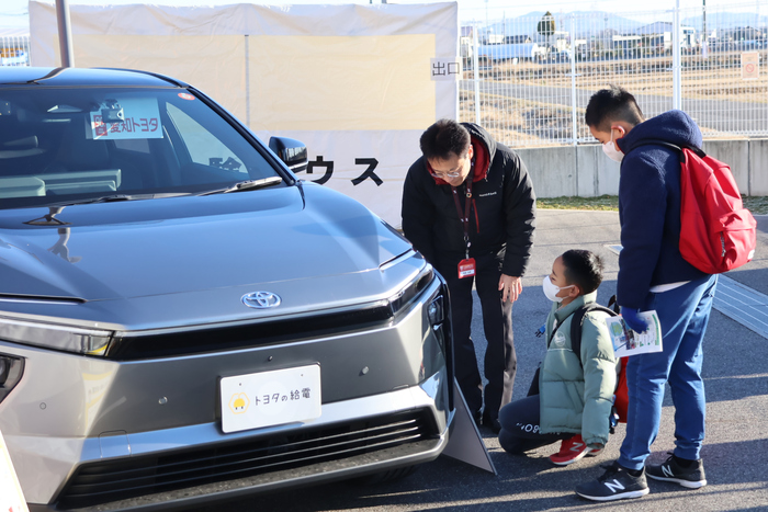 電気自動車を紹介!
